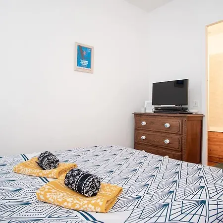 Appart' Confort Les Maoves Parking Prive * 埃特勒塔